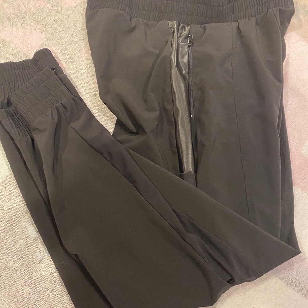 Like New Victoria’s Secret Sport Joggers - Picture 7 of 10